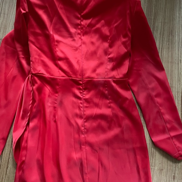 Prettylittlething dress - Picture 6 of 10